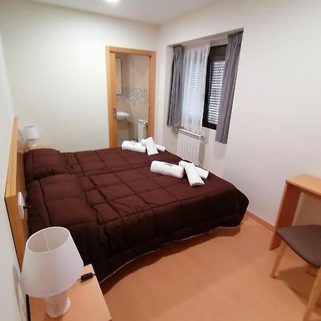 Hospedaxe Casa Avelina Hotel Palas de Rei Værelse billede